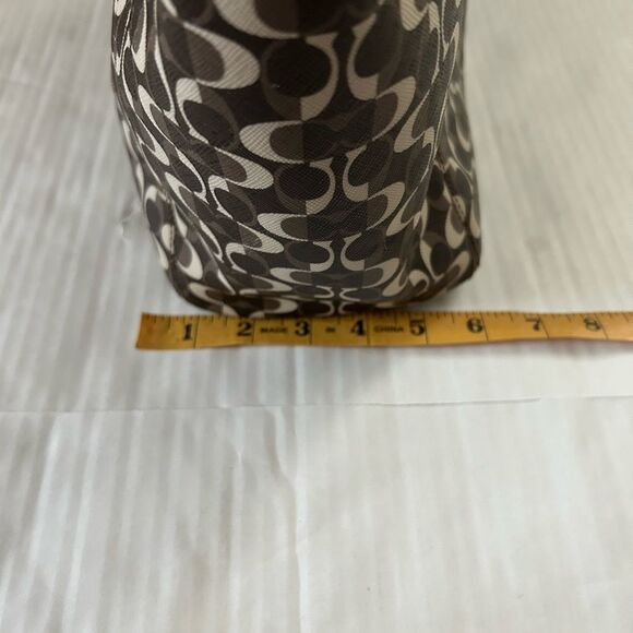 Coach Brown Peyton Dream Brown Signature Tote Bag and Wristlet Set - Picture 7 of 16